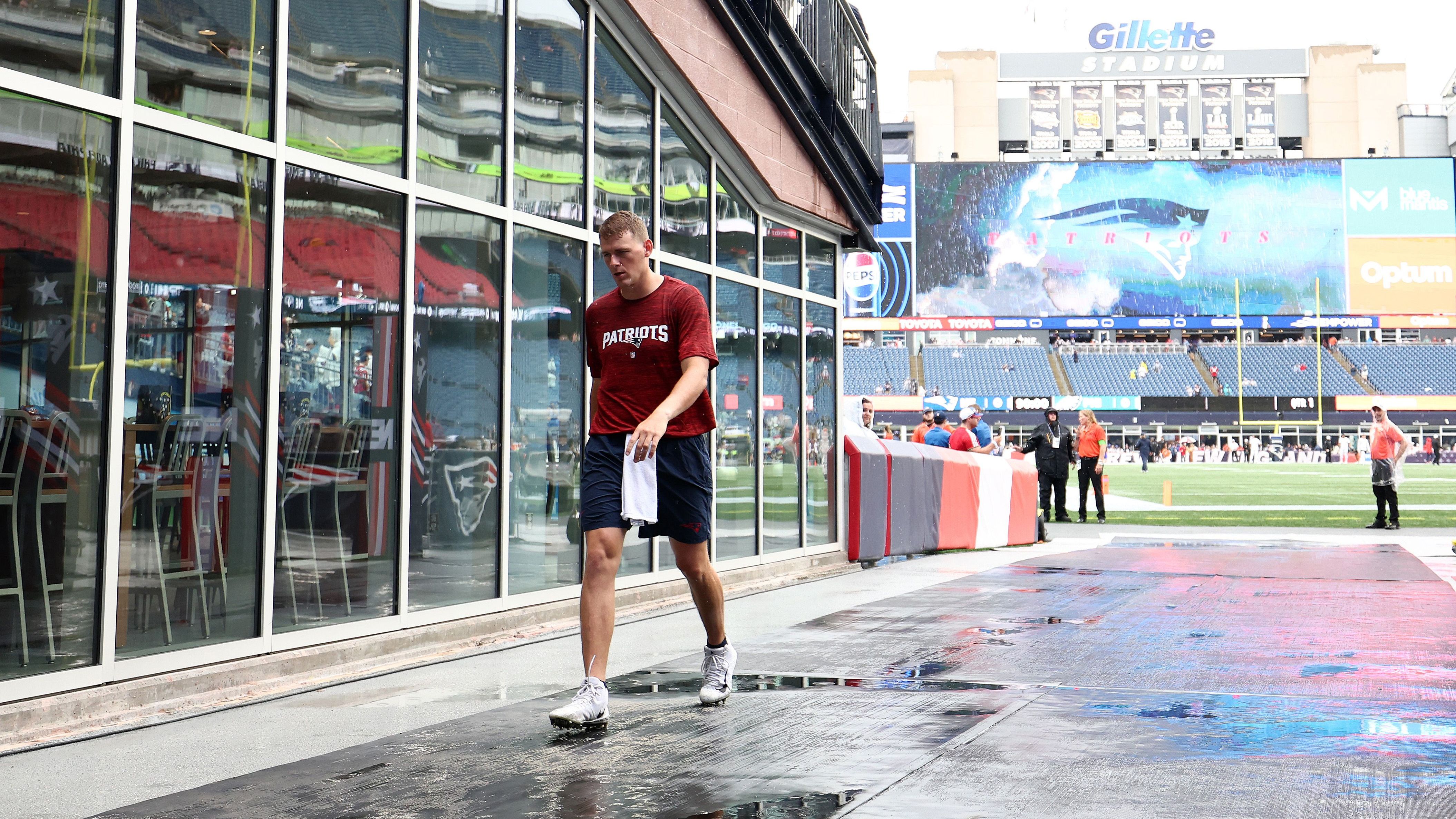 <strong>New England Patriots</strong><br>Locker Room: C-<br>Training Room: C