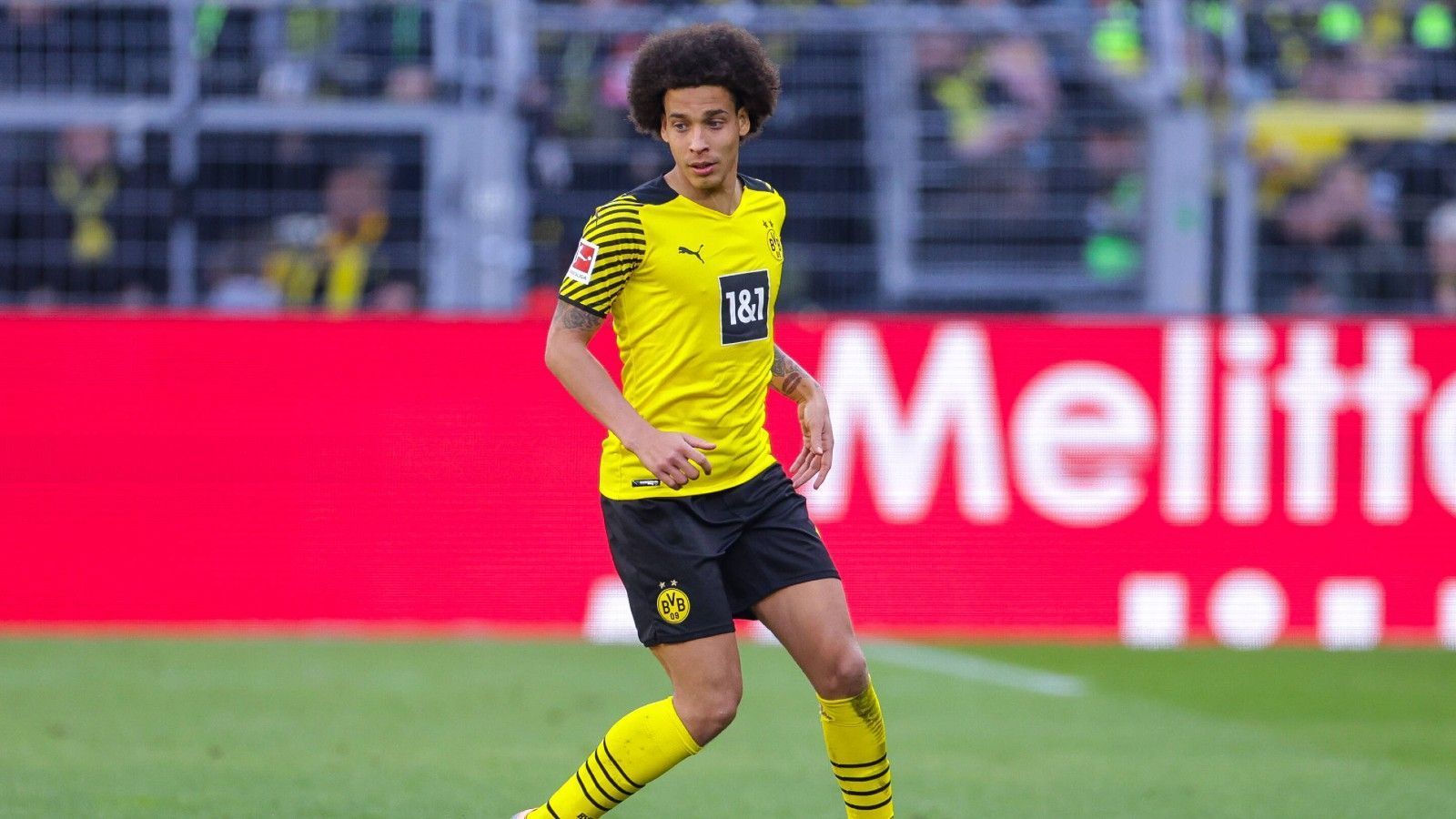 
                <strong>Platz 4: Axel Witsel</strong><br>
                &#x2022; Verein: Borussia Dortmund<br>&#x2022; Absolvierte Einsätze: 26<br>&#x2022; Geschwindigkeit: 29,81 km/h<br>
              