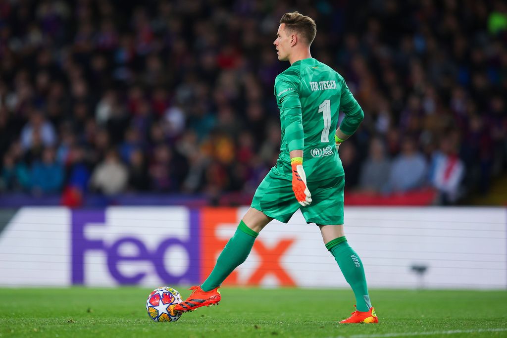FC Barcelona: Next jab at ter Stegen? A juicy detail stands out in Hansi ...
