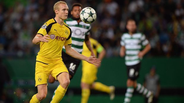 
                <strong>Sebastian Rode</strong><br>
                Sebastian Rode: Der Neuzugang von 2016 ist seit dem 10. Spieltag verletzt und vom angestrebten Stammplatz nach seinem Wechsel vom FC Bayern zum BVB entsprechend weit entfernt. Trotz Vertrages bis 2020 könnte der Abräumer laut "Bild" deshalb schon ein Jahr nach seiner Verpflichtung zum möglichen Verkaufsobjekt werden.
              