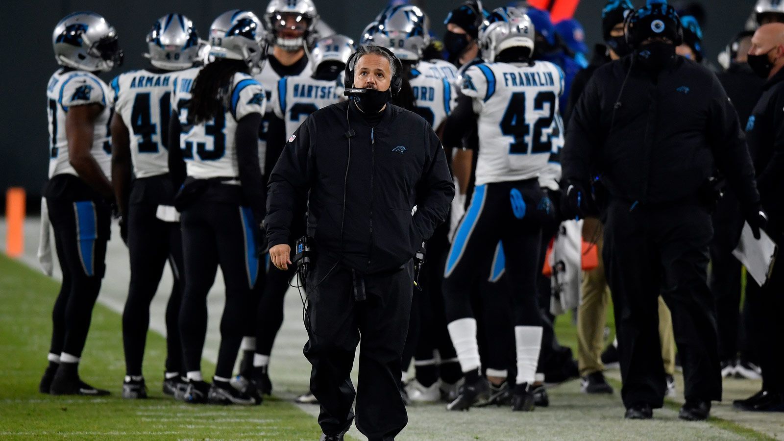 
                <strong>Carolina Panthers</strong><br>
                Coach im Amt seit: 2020 (Matt Rhule) - Letzte Playoff-Teilnahme: 2017 - Teilnahmen bei Hard Knocks: 0
              