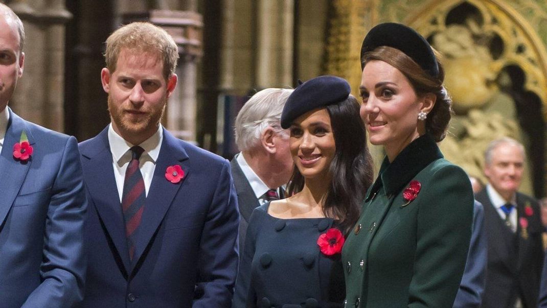 Haben sich Prinz Harry und Meghan wirklich negativ über Kates Foto-Fail geäußert? Jetzt bezieht ein Sprecher des Paares Stellung.