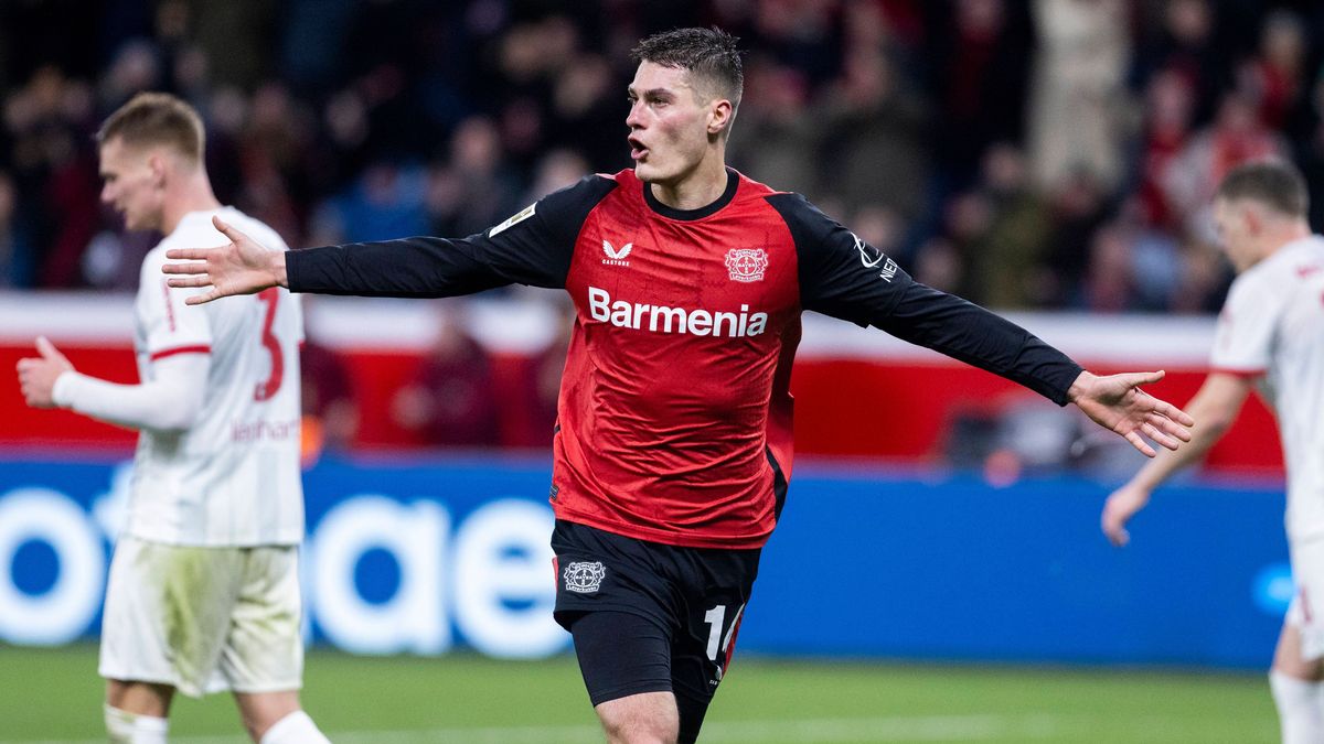 Leverkusen, Bayarena, 21.12.2024: Patrik Schick (Bayer 04 Leverkusen) köpft das 3:1 Tor und jubelt beim Spiel der 1.Bundesliga Bayer 04 Leverkusen vs. SC Freiburg. *** Leverkusen, Bayarena, 21 12 2...