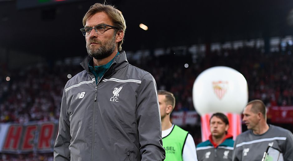 
                <strong>Jürgen Klopp FC Liverpool</strong><br>
                Beim Einlauf vor Anpfiff wirkt Klopp dann deutlich angespannter.
              