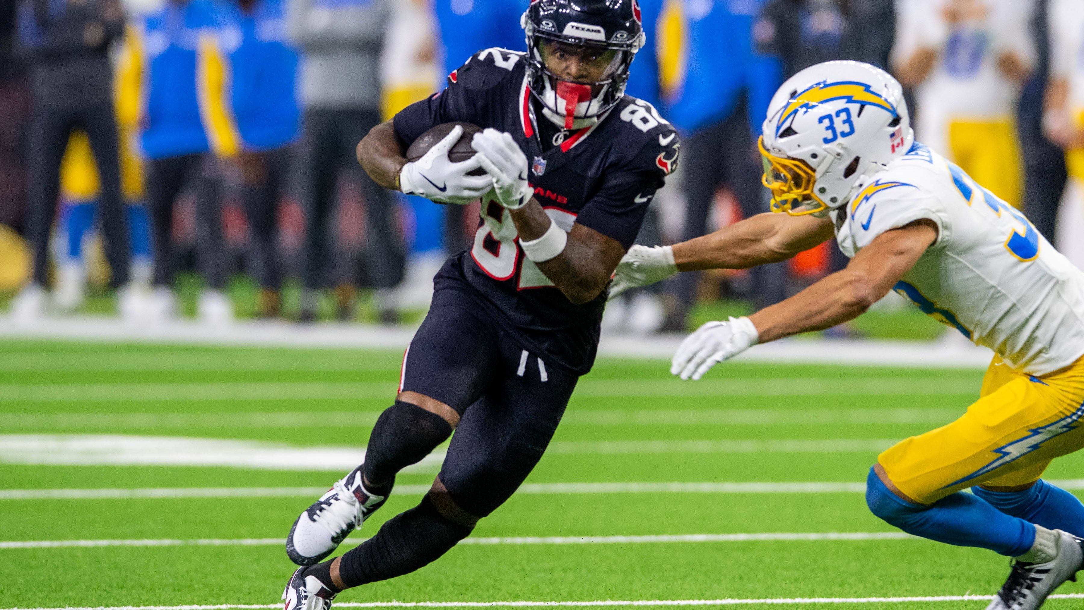 <strong>Diontae Johnson (Houston Texans</strong><strong>)</strong><br>Johnson gab sich in der Kabine trotz des Texans-Sieges gegen die Los Angeles Chargers in der Wild Card Round aufgrund fehlender Spielzeit wohl deutlich frustriert. Zuvor hatten die Baltimore Ravens nach wenigen Monaten kurz vor Weihnachten bereits die Reißleine bei Johnson gezogen, der Ende Oktober per Trade von den Carolina Panthers verpflichtet wurde.