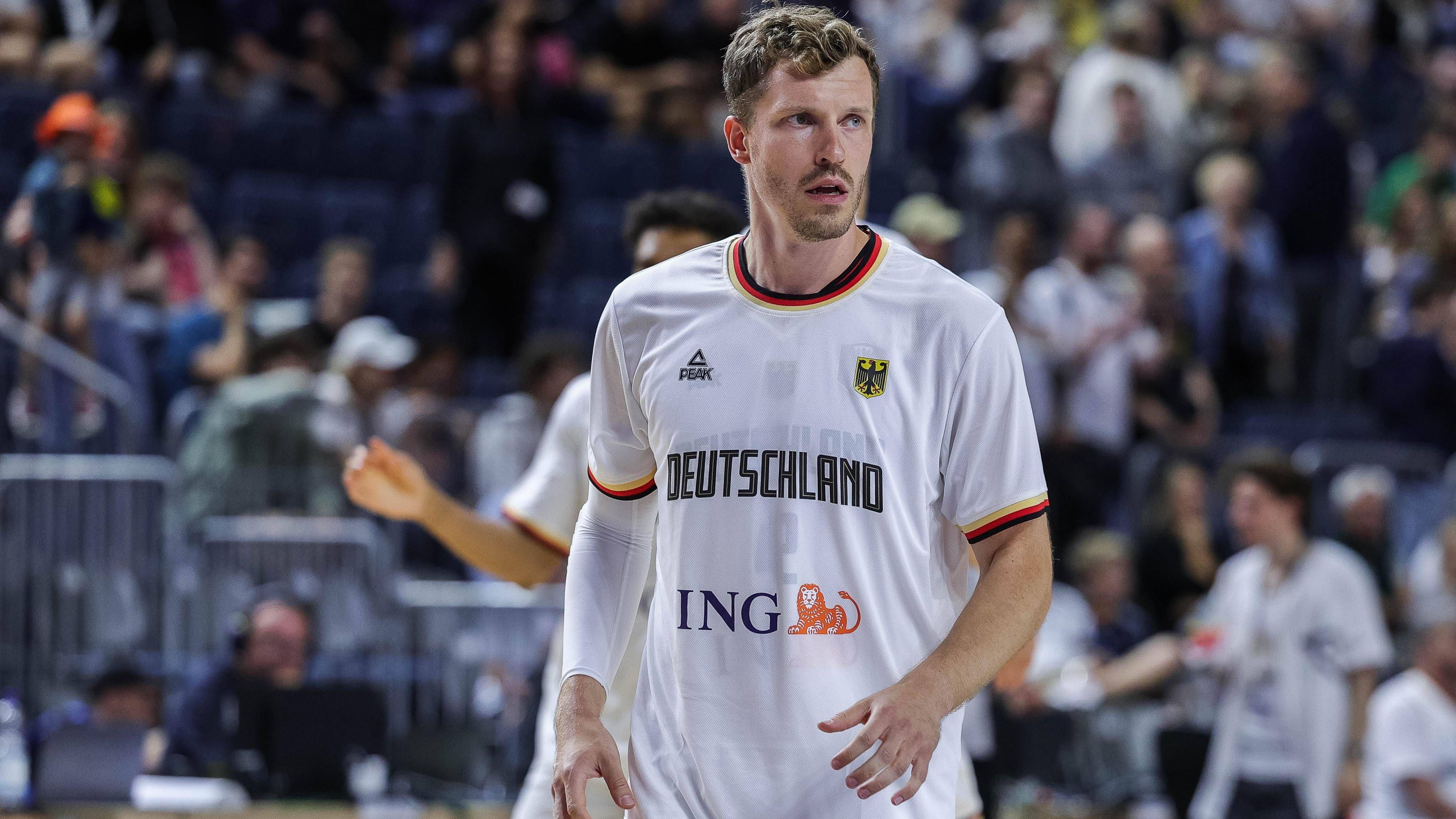 <strong>Andreas Obst (Shooting Guard, Bayern München)</strong><br>Obst ist ein überragender Dreier-Schütze. Er war im WM-Halbfinale gegen die USA mit 24 Punkten bester Korbschütze und wurde als bester Spieler der Begegnung ausgezeichnet. Im Finale gegen Serbien kamen sieben Punkte hinzu.&nbsp;