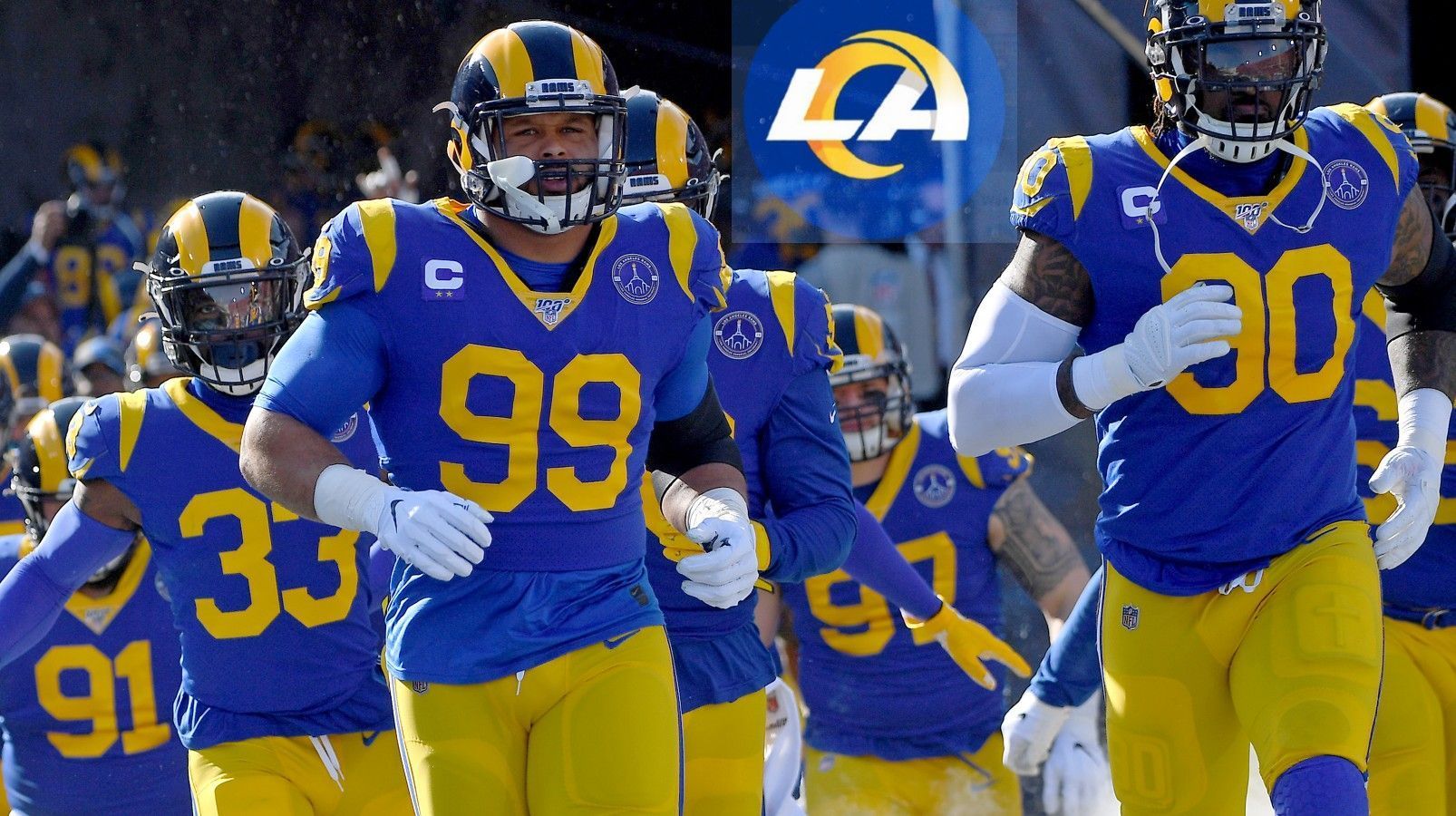 
                <strong>Nach den Rams - auch diese Teams wollen wohl ihr Logo oder Trikot verändern</strong><br>
                Jetzt ist es raus: Die Los Angeles Rams haben offiziell ihr neues Logo enthüllt. Doch damit nicht genug: Schon bald möchte die Franchise aus Kalifornien auch noch brandneue Trikots präsentieren. Laut Joe Reedy von "Associated Press Sports" werden und wollen nun noch weitere NFL-Teams dem Beispiel der Rams folgen und ebenfalls kurz- oder mittelfristig ein neues Logo und/oder Trikot präsentieren. ran.de gibt einen Überblick.
              