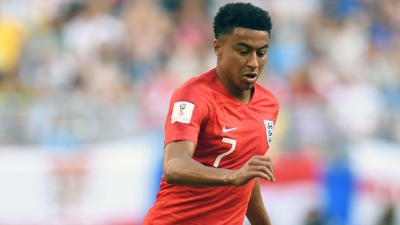 
                <strong>Jesse Lingard</strong><br>
                Quirlig, trickreich, immer unterwegs. Lingard fordert viele Bälle und versucht der englischen Offensive seinen Stempel aufzudrücken. In vielen Situationen allerdings ein wenig glücklos oder zu eigensinnig. In der 59. Minute mit der passgenauen Flanke auf Alli, der den Ball in dieser Situation zum 2:0-Endstand einköpft. ran-Note: 3
              