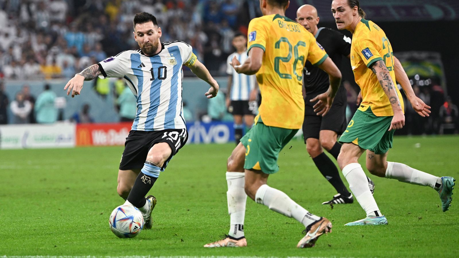 
                <strong>Messi-Watch: So schlug sich Argentiniens Superstar gegen Australien</strong><br>
                In der 65. Minute setzt Messi zu einem Dribbling von der Mittellinie an, das allerdings am Ende nicht mehr als eine Ecke einbringt.
              