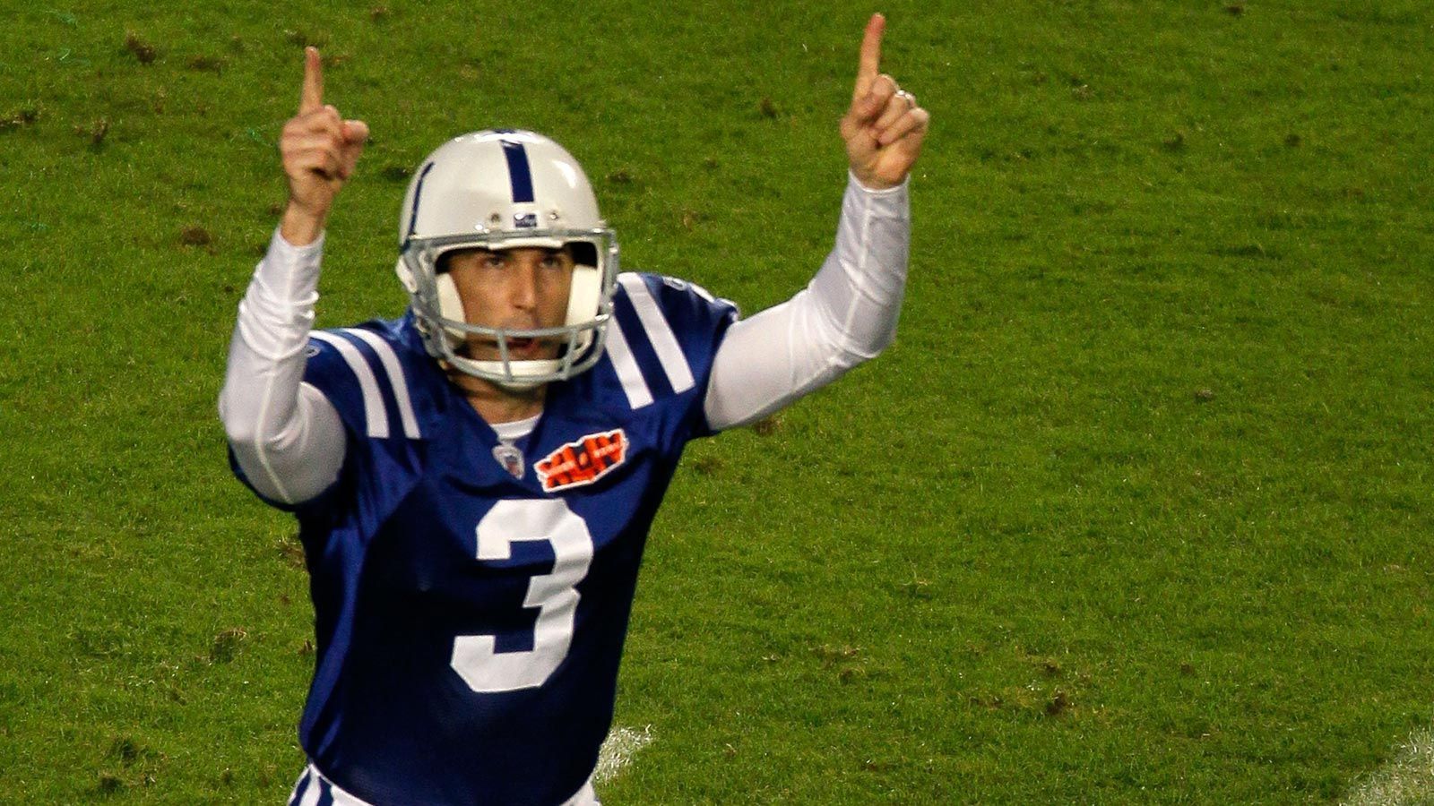 
                <strong>42 Jahre: Matt Stover (Indianapolis Colts)</strong><br>
                Zwei Ringe hatte Matt Stover bereits gewonnen, als er mit den Indianapolis Colts in den Super Bowl XLIV einzog. Mit 42 Jahren war er, bis Tom Brady auch diesen Rekord für sich beanspruchte, der älteste Spieler, der in einem Super Bowl auf dem Feld stand. Mit zwei Extrapunkten und einem 38-Yard Field Goal konnte er seinem Team allerdings nicht zum Sieg verhelfen. Die Colts verloren mit 17:31 gegen die New Orleans Saints. 
              