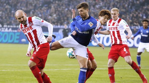 
                <strong>DFB-Pokal: ran.de tippt das Achtelfinale </strong><br>
                Schalke 04 vs. 1. FC Köln (Dienstag ab 20.45 Uhr im LIVETICKER auf ran.de): Das letzte Duell ist noch gar nicht lange her, nach dem 2:2 Anfang Dezember trennte sich der FC von Trainer Peter Stöger. Dessen Nachfolger Stefan Ruthenbeck feierte am Wochenende den ersten Hinrunden-Sieg. Doch Schalke strotzt vor Selbstvertrauen, als Tabellenzweiter auch nicht ganz zu Unrecht. Die Knappen beschenken sich kurz vor Heiligabend noch zusätzlich mit dem Viertelfinale. ran.de-Tipp: 3:1
              