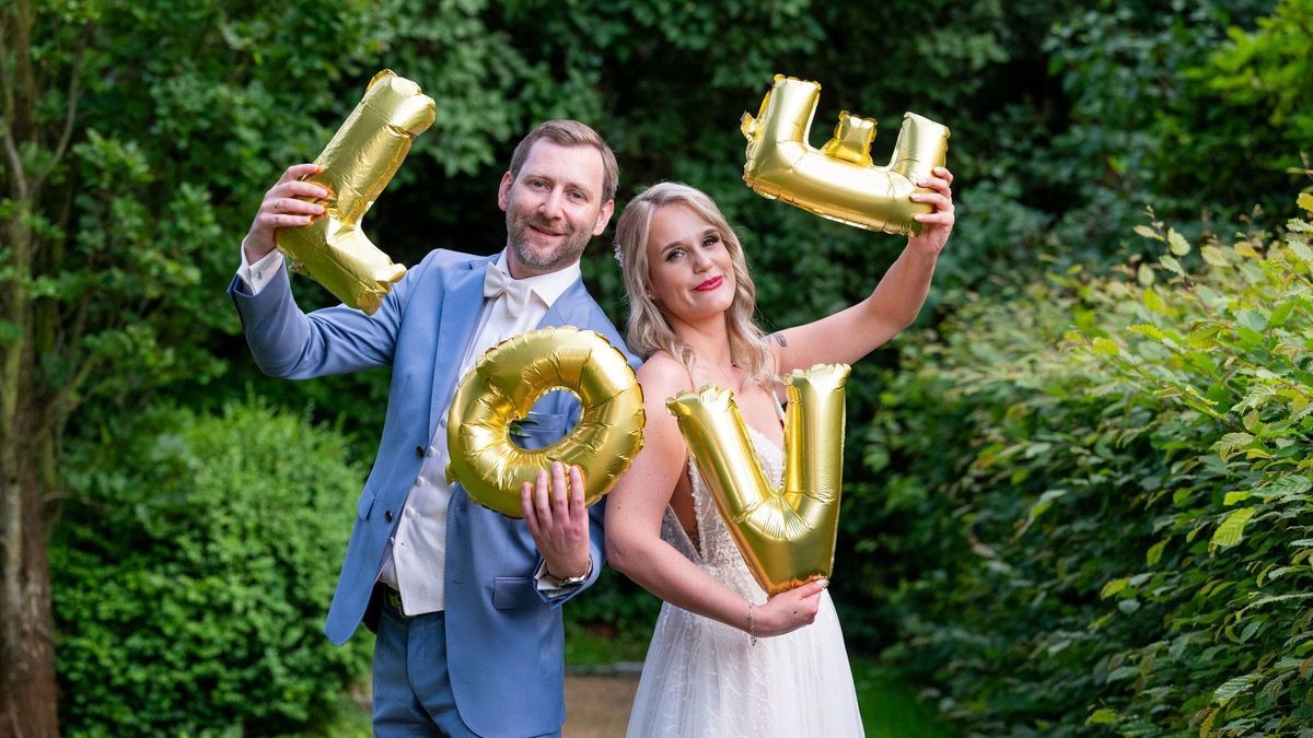 Michelle und Fabian kurz nach ihrer "Hochzeit auf den ersten Blick": Entsteht aus Wissenschaft bei ihnen Liebe?