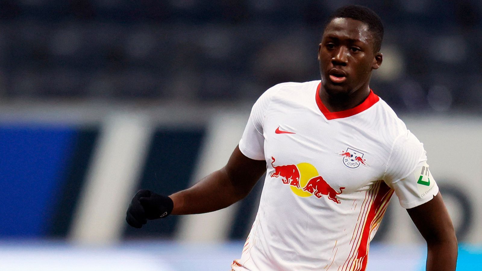 
                <strong>Ibrahima Konate</strong><br>
                Geht mit Abwehrpartner Upamecano resolut gegen die bayerischen Angreifer vor und steht Lewandowski ein ums andere Mal auf den Füßen. Solides Spiel mit wenig Fehlern. ran-Note: 3
              