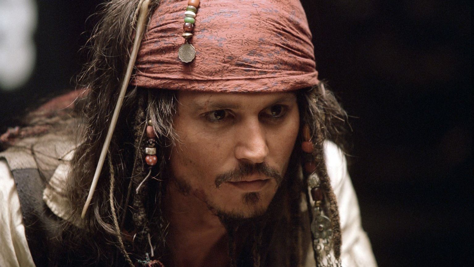 Die Suche nach einem neuen Schiff führt den Piraten Captain Jack Sparrow (Johnny Depp) nach Port Royal, wo er sich mit einem neuen Schiff, der Inter... (Kopie)