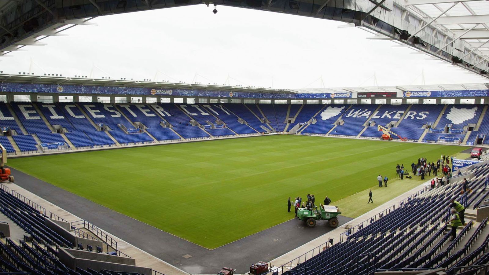 
                <strong>King Power Stadium (Leicester/ England)</strong><br>
                King Power Stadium (Leicester/ England): Einfach stark, der Name des Stadions vom englischen Erstligisten Leicester City. Verantwortlich ist King Power International, ein Reiseveranstalter aus Thailand.
              