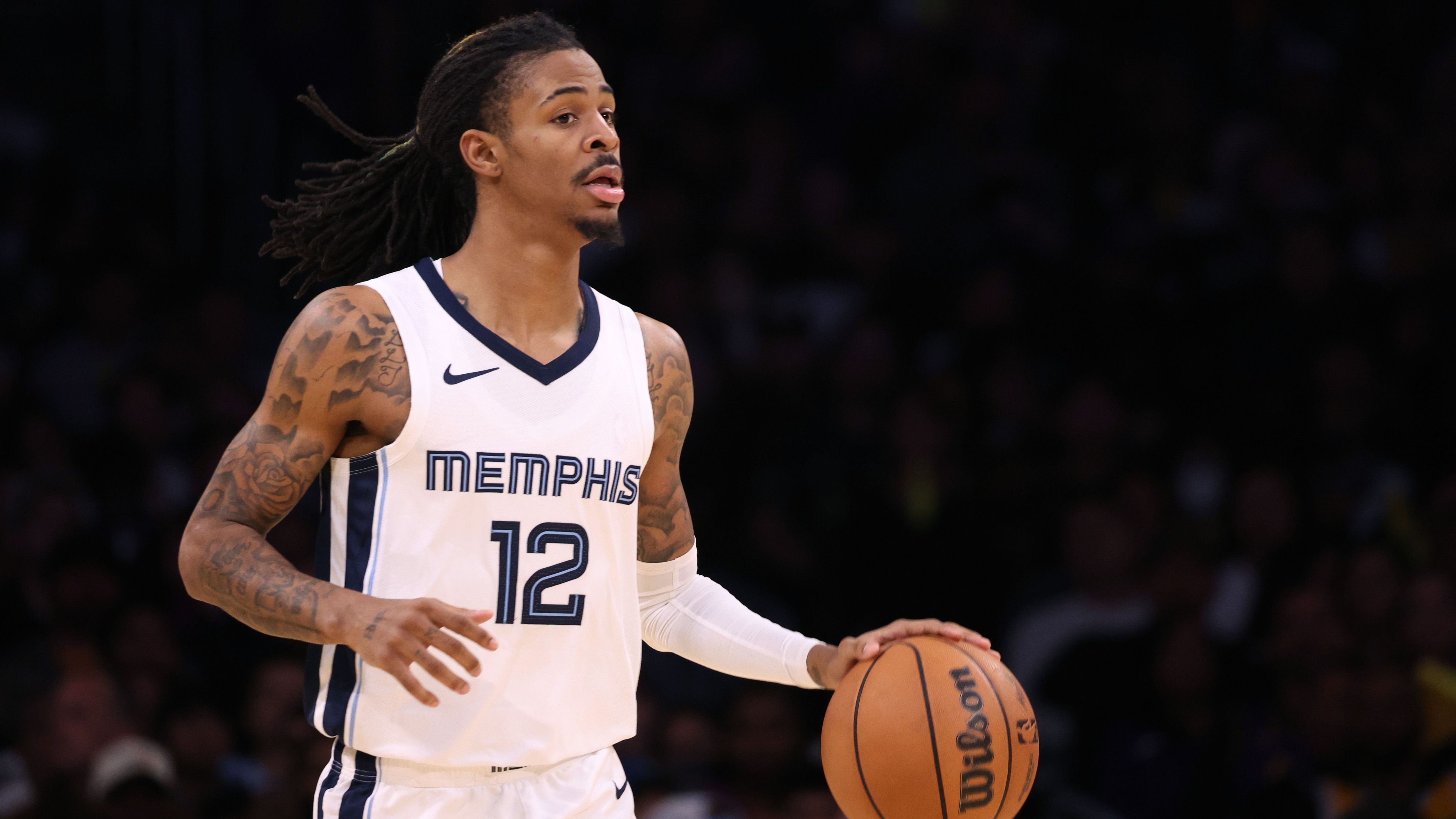 <strong>Ja Morant - 25 Spiele</strong><br>Der Star der Memphis Grizzlies gehört zu den besten Spielern der NBA. Zu Beginn der Saison 2024 war der 24-Jährige jedoch 25 Partien gesperrt, da dieser wiederholt in Livevideos auf Instagram mit Schusswaffen hantierte.