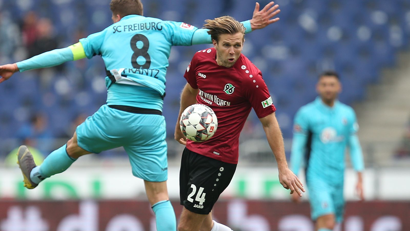 
                <strong>Niclas Füllkrug</strong><br>
                Mit Niclas Füllkrug steht ein Abgang schon fest. Der Stürmer, der einen Großteil der Saison verletzungsbedingt verpasste, kehrt zu Werder Bremen zurück und soll Hannover kolportierte 6,5 Millionen Euro Ablöse einbringen. 
              