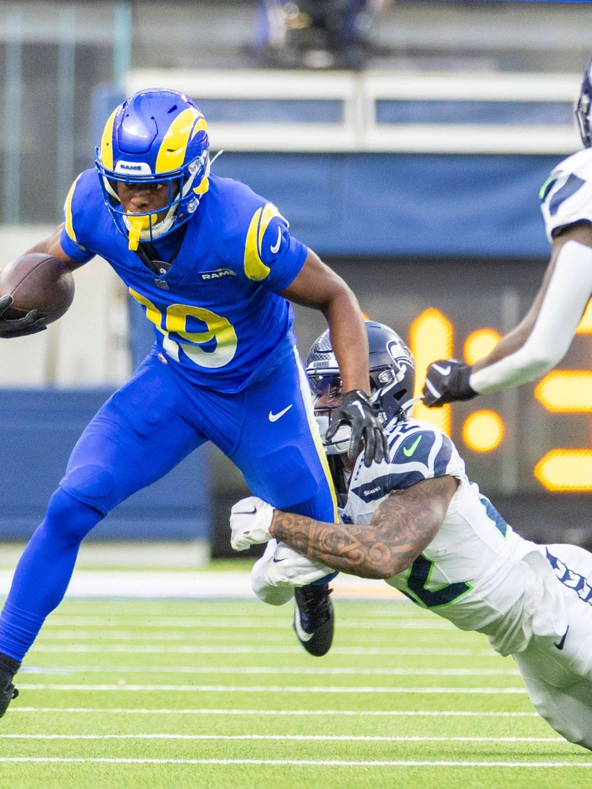 NFL, American Football Herren, USA 2025: Seattle Seahawks Vs Los Angeles Rams Los Angeles Rams wide receiver Xavier Smith 19 escapes a tackle-attempt by Seattle Seahawks cornerback Tre Brown 22 dur...