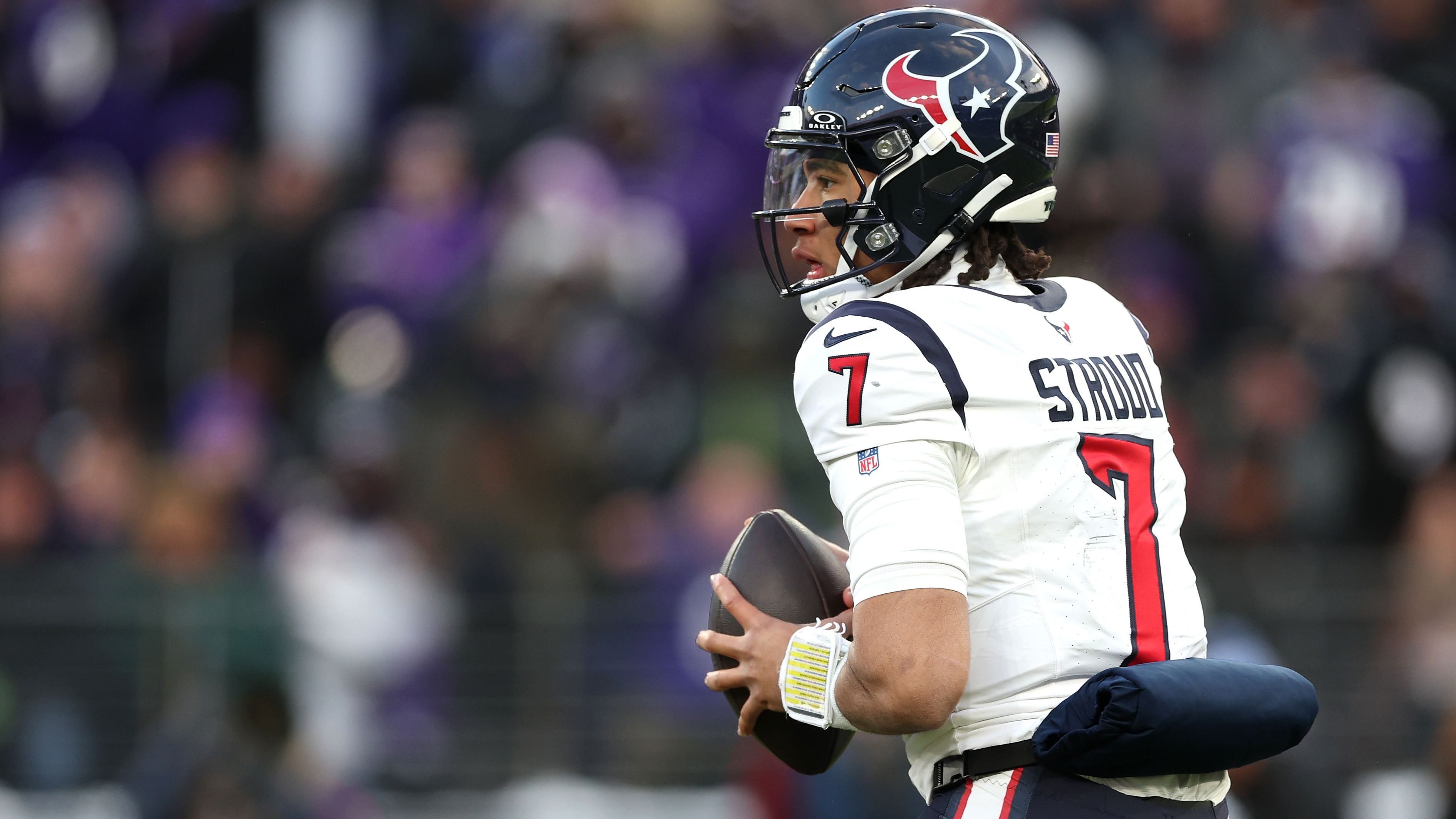 <strong>Offseason 2024: Houston Texans</strong><br>Die Texans haben sich in den vergangenen Wochen namhaft verstärkt. Unter anderem kamen Pass Rusher Danielle Hunter, Running Back Joe Mixon und Wide Receiver Stefon Diggs. Mit diesem Trio hat Houston sogar für einen NFL-Rekord gesorgt ...