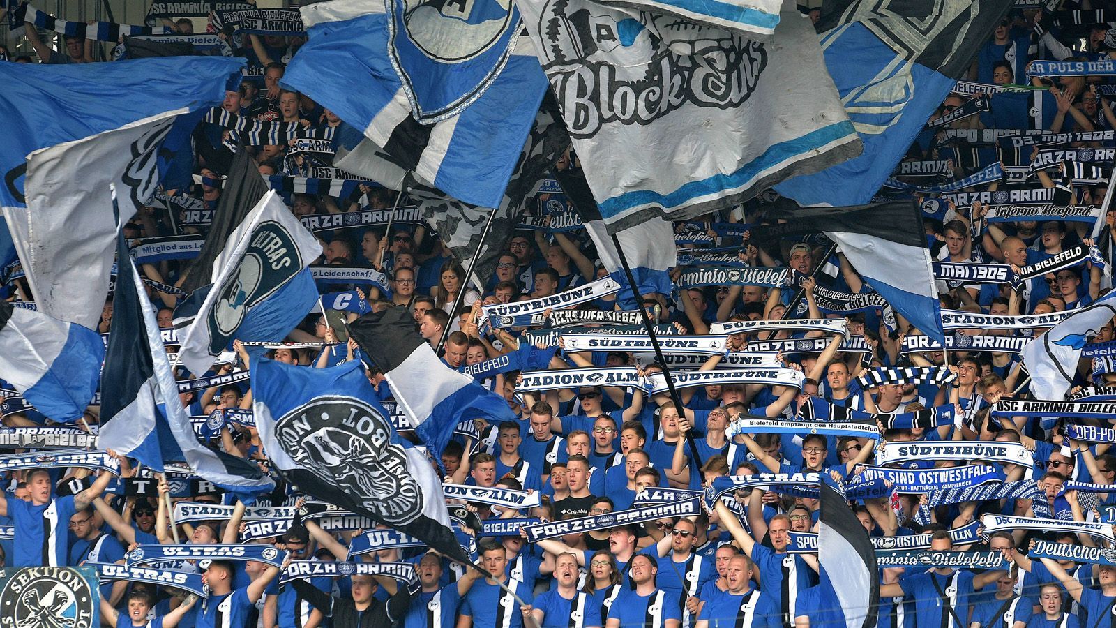 
                <strong>Platz 8: Arminia Bielefeld</strong><br>
                Verkaufte Dauerkarten: 
              