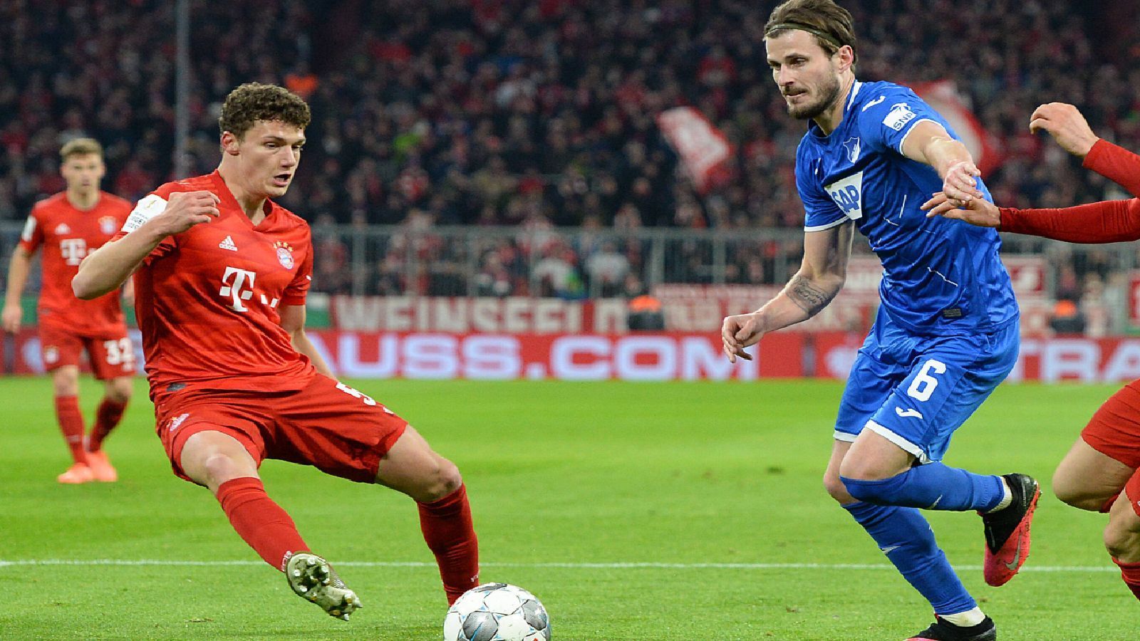 
                <strong>Benjamin Pavard</strong><br>
                In der Defensive nicht oft gefordert, dafür immer wieder mit guten Vorstößen über rechts. In manchen Szenen nicht genau genug. Dicker Bock vor dem 2:4, als er am eigenen Strafraum den Ball verliert. Bei einer Aktion gegen Nordtveit hat er Glück, dass der Hoffenheimer im Abseits steht. Auch beim 3:4 nicht unschuldig. ran-Note: 4
              