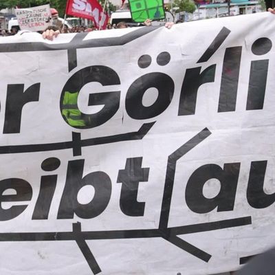 Demo gegen Zaunbau am Görlitzer Park