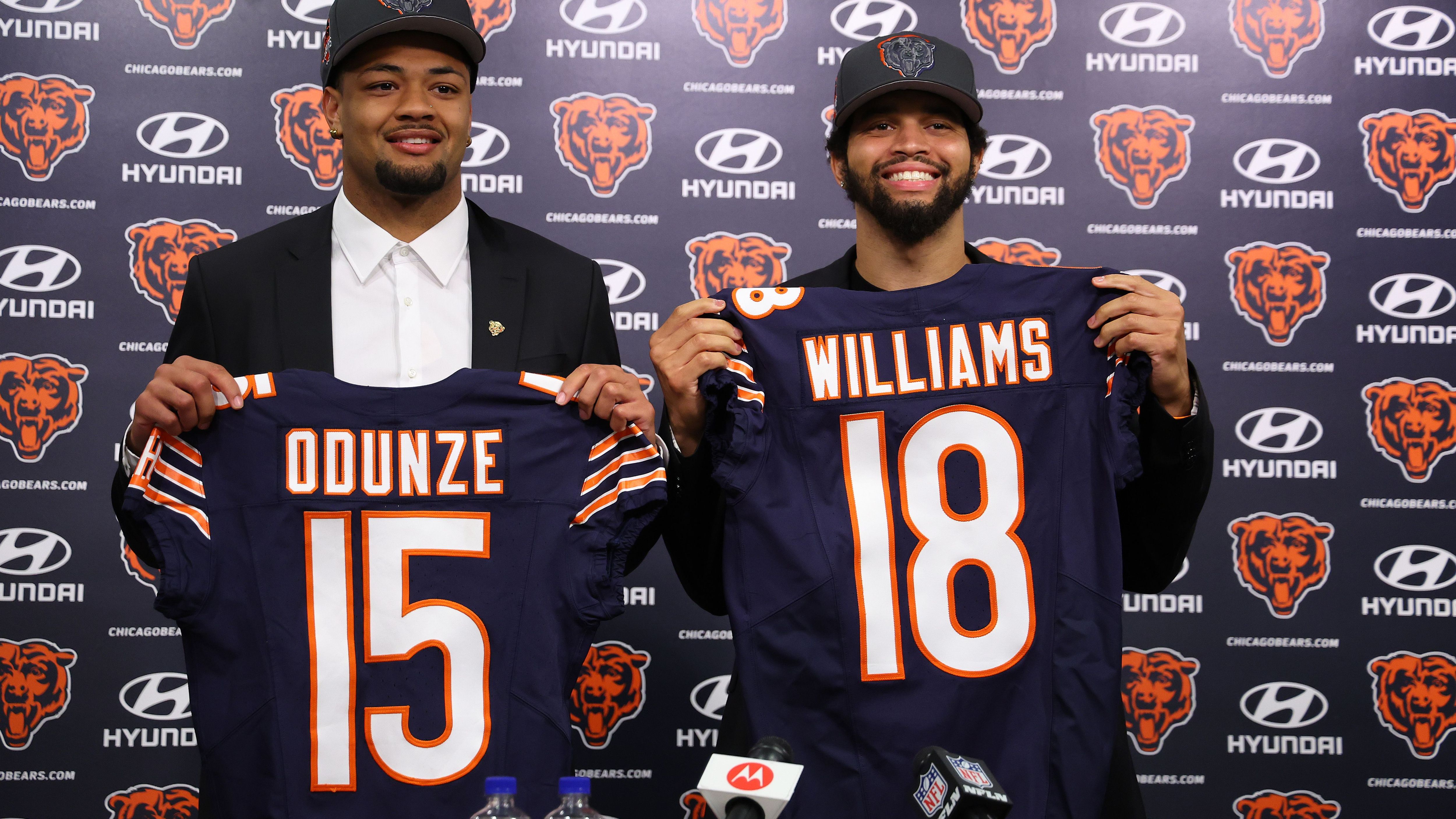 <strong>Chicago Bears</strong><br>Zwei Erstrundenpicks und zumindest auf dem Papier das Optimum rausgeholt. Ein neuer QB (Caleb Williams) für Chicago, eine Stadt, der gefühlt seit Jahrzehnten ein Franchise-Quarterback fehlt. Und dann auch noch ein neuer Top Receiver (Rome Odunze) für eine Stadt, der seit gefühlt Jahrzehnten ein Franchise-WR fehlt. Es folgten lediglich drei weitere späte Picks. Der größte Impact sollte aber bei Williams und Odunze liegen.<br><em><strong>ran-Note: 1</strong></em>