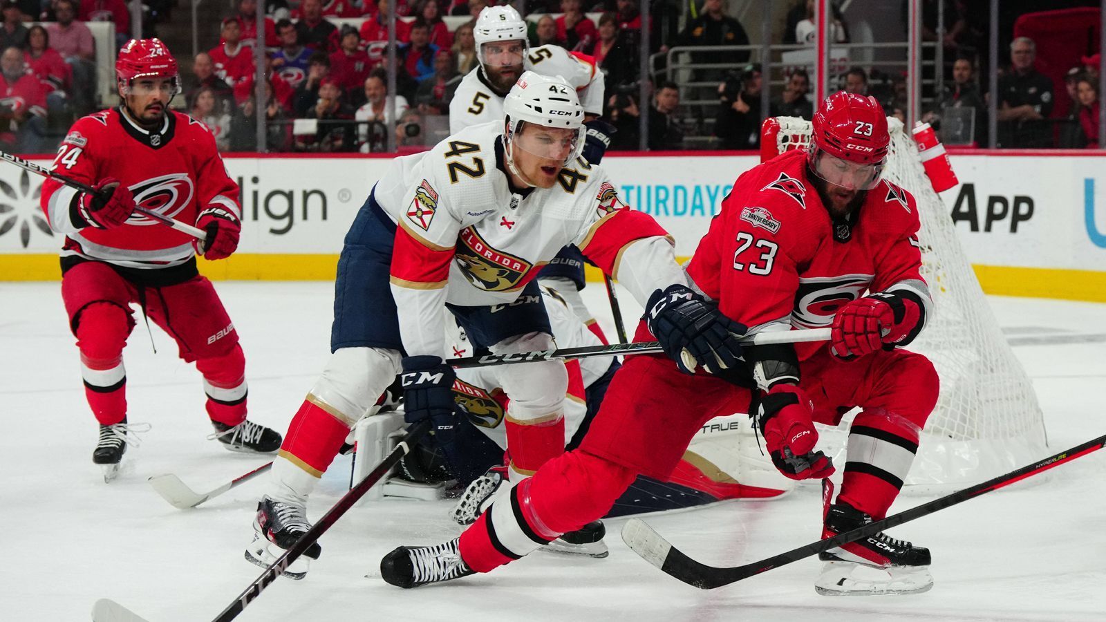
                <strong>Florida Panters - Carolina Hurricanes (2023)</strong><br>
                &#x2022; Länge der Overtime: 79:47 Minuten<br>
              