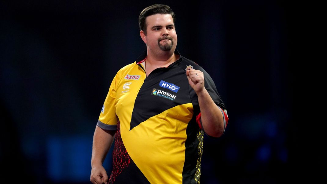 Gabriel Clemens aus Deutschland ist erfolgreich in die Darts-WM gestartet.

