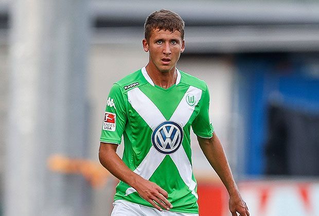 
                <strong>Paul Seguin (VfL Wolfsburg)</strong><br>
                Großes Talent, großer Name: Schon Pauls Vater, Wolfgang Seguin, war in der DDR ein erfolgreicher Profi. Jetzt will der 19-Jährige selbst durchstarten. VfL-Coach Dieter Hecking zeigte sich in der "Wolfsburger Allgemeinen" begeistert: "Der Junge macht richtig Spaß!"
              