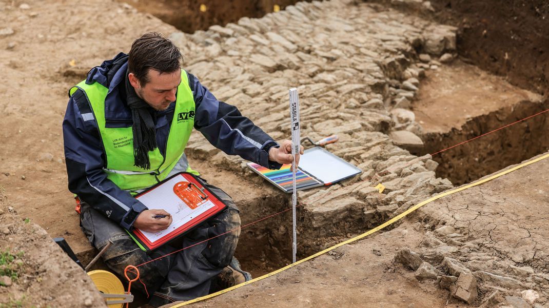 Bei Grabungen in NRW wurden die Grundrisse eines 2.000 Jahre alten Palastes entdeckt