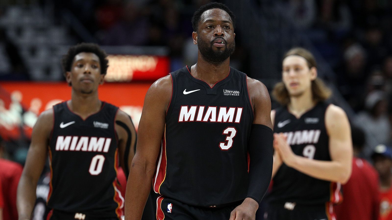 <strong>Dwyane Wade (Chicago Bears)</strong><br>
                Mit den Miami Heat gewann Dwyane Wade drei NBA-Titel, mittlerweile hat er seine Karriere beendet. Dementsprechend hat er jetzt mehr Zeit für seine zweite große Leidenschaft - Football! In der NFL liegen ihm die Bears aus seiner Heimatstadt besonders am Herzen.