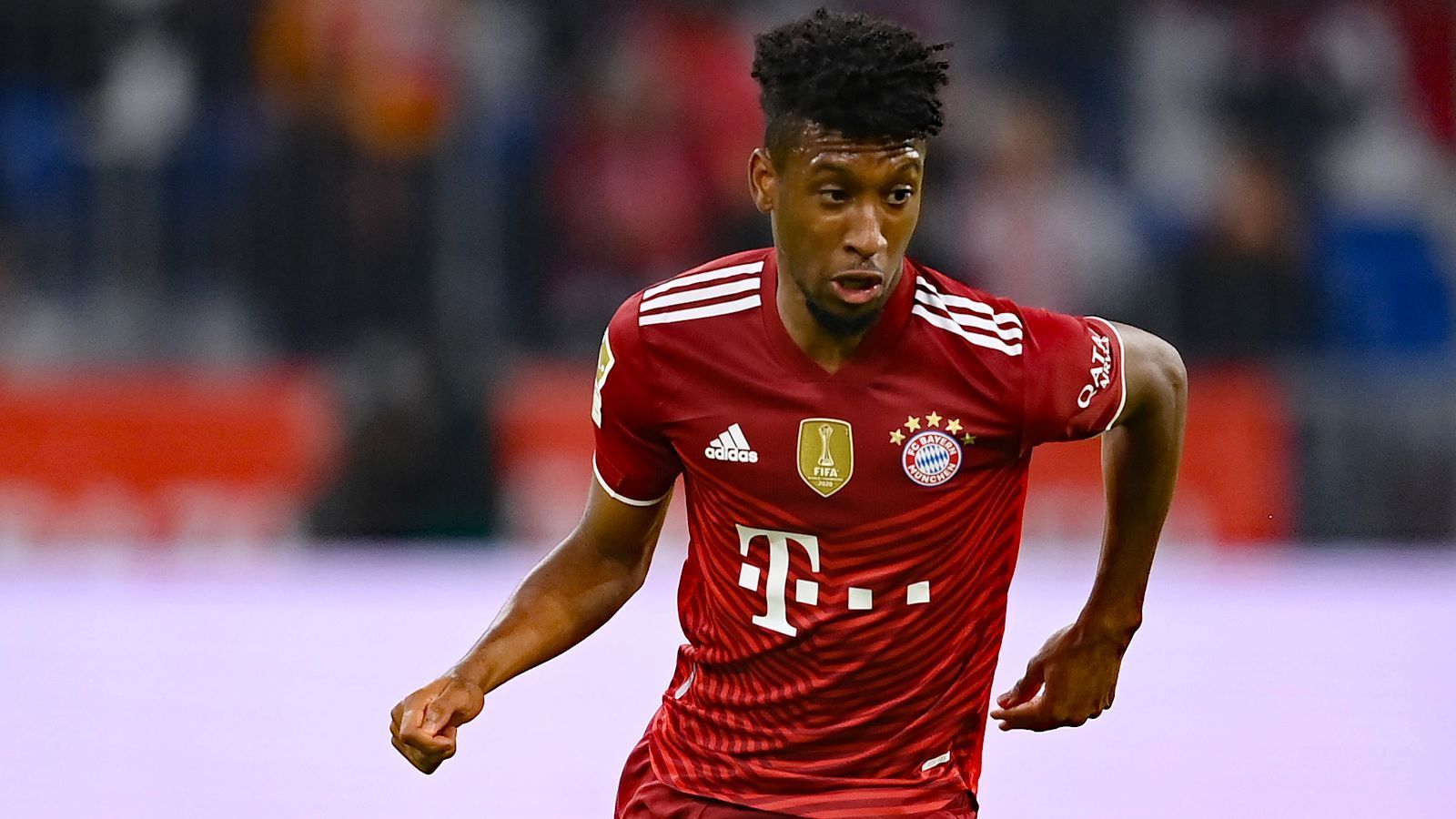 
                <strong>Kingsley Coman</strong><br>
                Bekommt nicht die Tiefe in sein Spiel, die er braucht, um effektiv zu sein. Versprüht wenig Torgefahr und findet mit seinen Flanken zu selten einen Mitspieler. Steigert sich in Hälfte zwei, kann sein Tempo besser ausspielen und ist zielsicherer bei seinen Pässen, insgesamt allerdings nicht so stark wie in den vergangenen Wochen. Hat in der 66. Minute Feierabend. ran-Note: 4
              