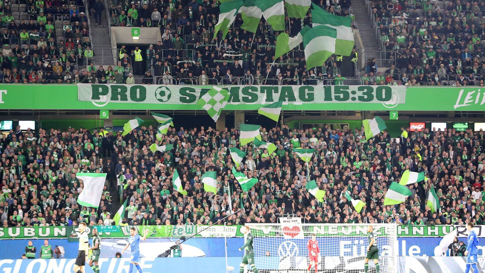 
                <strong>VfL Wolfsburg </strong><br>
                Erwachsene (ab 16 Jahre): 30 EuroJugendliche (14-15 Jahre): 12 EuroKinder (0-13 Jahre): 12 Euro
              