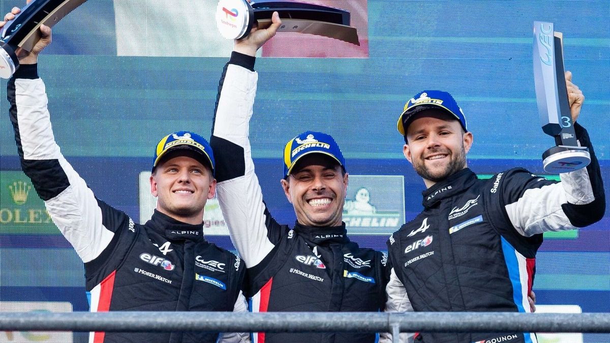 Mick Schumacher auf dem Podium der 6 Stunden von Spa 2025