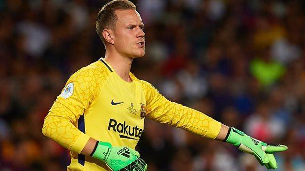 
                <strong>Marc-Andre ter Stegen (FC Barcelona)</strong><br>
                Marc-Andre ter Stegen: Der Keeper spielt in der der ersten Minute einen katastrophalen Fehlpass und hat Glück, dass Kovacic den nicht bestraft. Wenig später reißt er bei einem Schuss von Bale rechtzeitig die Fäuste hoch. Beim Eigentor zum 0:1 ist er ebenso machtlos wie bei Ronaldos Treffer. ran.de-Note: 3
              