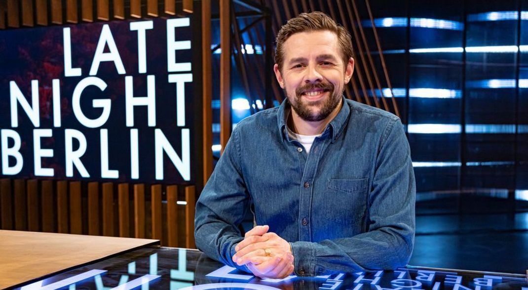 Klaas Heufer-Umlauf im Studio von "Late Night Berlin"