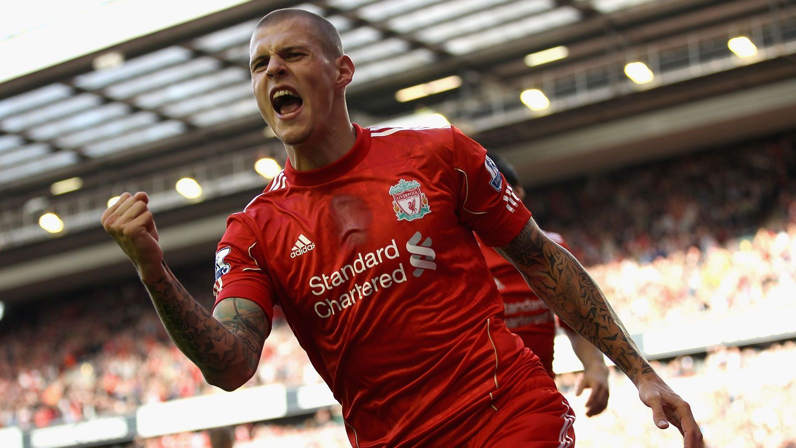 
                <strong>Martin Skrtel (34)</strong><br>
                Der Slowake ist eine Legende des FC Liverpool. Acht Jahre lang (2008-2016) kickte er an der Anfield Road, wurde 2008 sogar Liverpools Fußballer des Jahres. Nach weiteren drei Jahren bei Fenerbahce und einem vierwöchigen Exkurs bei Atalanta Bergamo unterschrieb Skrtel erst im September für eine Saison beim Erdogan-Klub.
              