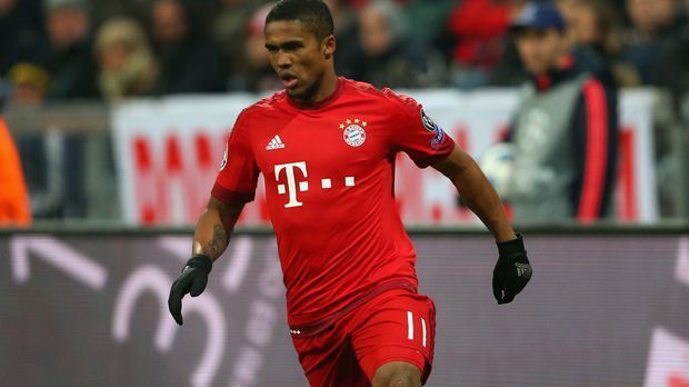 
                <strong>Bundesliga: Douglas Costa (FC Bayern München)</strong><br>
                Bundesliga: Douglas Costa (FC Bayern München). Vor allem in den ersten Wochen wirbelte der Brasilianer die gegnerischen Abwehrreihen schwindelig - zwölf Vorlagen stehen aktuell zu Buche.
              