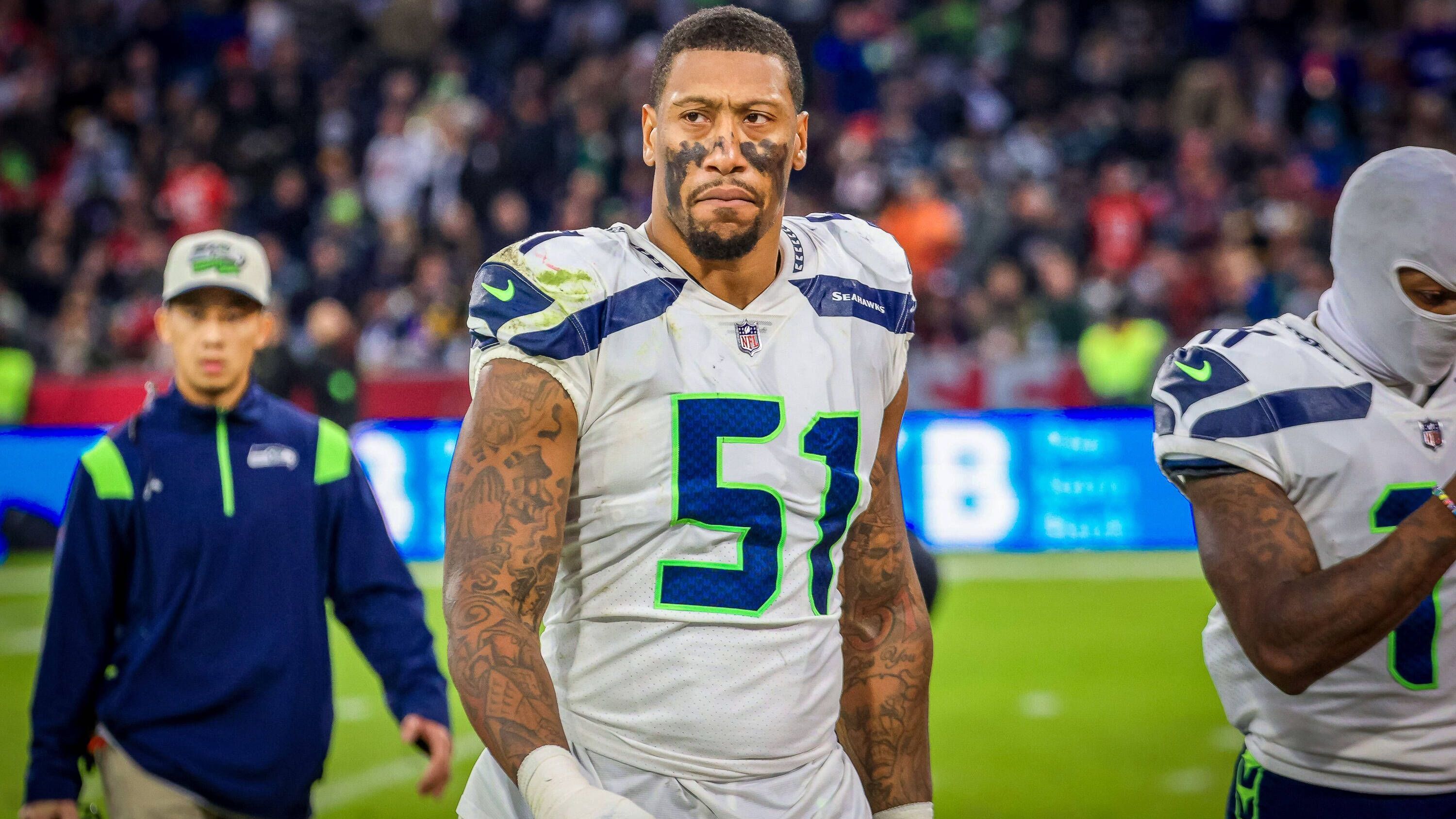 <strong>Bruce Irvin (Detroit Lions)</strong><br>Die Lions holen sich wohl Pass-Rush-Erfahrung ins Team. So verpflichtete Detroit Defensive End Bruce Irvin. Laut "NFL Media" soll der Erstrunden-Pick von 2016 erst einmal im Practice Squad Platz finden. Irvin gewann 2014 den Super Bowl mit den Seattle Seahawks, wo er auch zuletzt (bis 2022) wieder unter Vertrag stand.