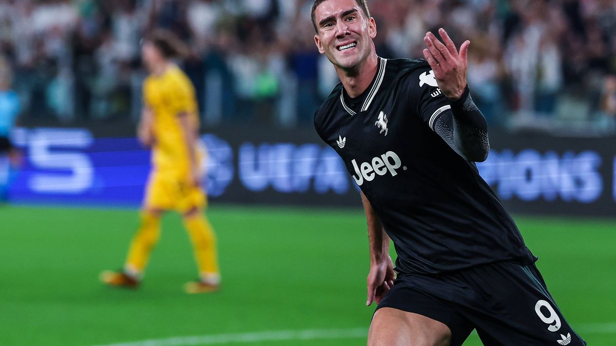 Dusan Vlahovic of Juventus FC celebrates after scoring a goal during UEFA Champions League 2025 26 League Phase - Matchday1 football match between Juventus FC and Borussia Dortmund at Allianz Stadi...
