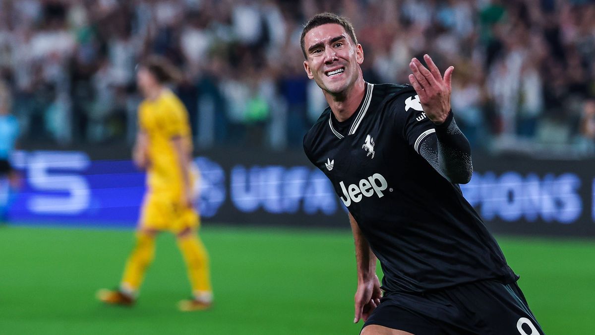 Dusan Vlahovic of Juventus FC celebrates after scoring a goal during UEFA Champions League 2025 26 League Phase - Matchday1 football match between Juventus FC and Borussia Dortmund at Allianz Stadi...