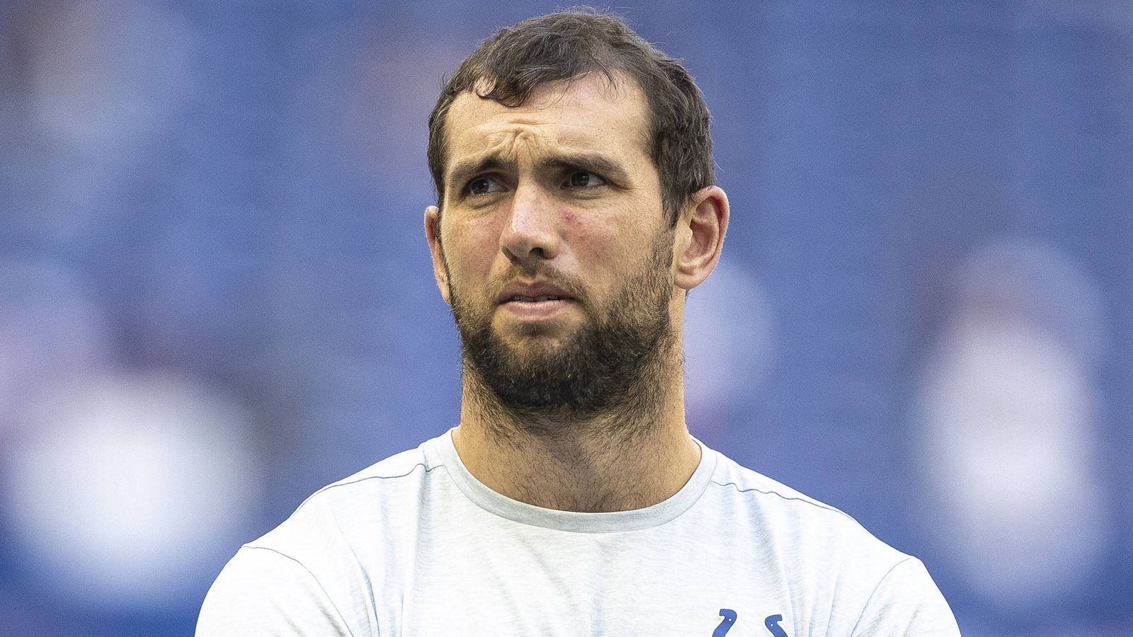 
                <strong>Andrew Luck</strong><br>
                Der Rücktritt von Andrew Luck war die große Hiobsbotschaft kurz vor dem Start der aktuellen Saison. Noch vor seinem 30. Geburtstag beendete der verletzungsgeplagte Quarterback der Indianapolis Colts im August 2019 seine Karriere. Er spielte zwischen 2012 und 2018 in der Liga, wurde dabei vier Mal in den Pro Bowl und 2018 zum Comeback-Spieler des Jahres gewählt. 
              