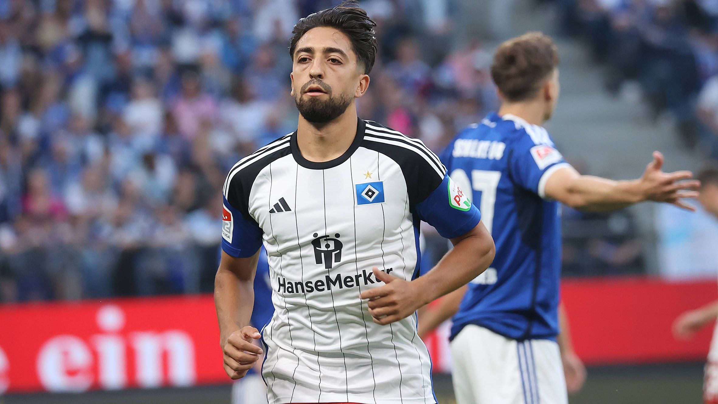 <strong>Immanuel Pherai (Hamburger SV)</strong><br>Von Anfang an kriegt Schalke ihn nicht in den Griff. Beim 1:0 mit starkem Lauf und präziser Vorarbeit. Auch darüber hinaus immer ein Unruhestifter mit viel Tempo und Druck auf die gegnerische Abwehr. <strong><em>ran</em>-Note: 2</strong>