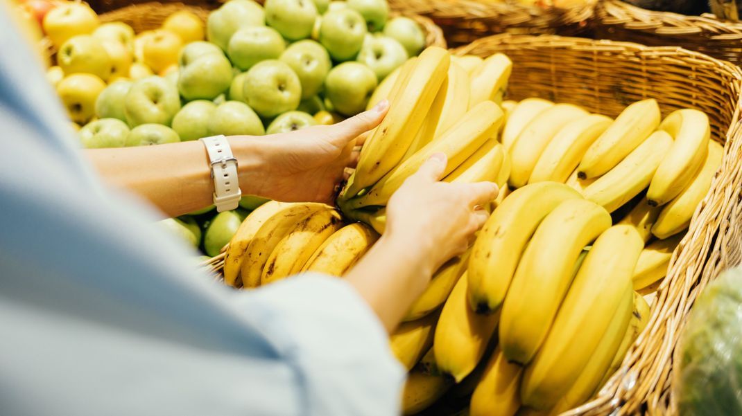 Die Farbe von Bananen hängt von deren Reifegrad ab - und dieser beeinflusst Geschmack und Vitalwerte.