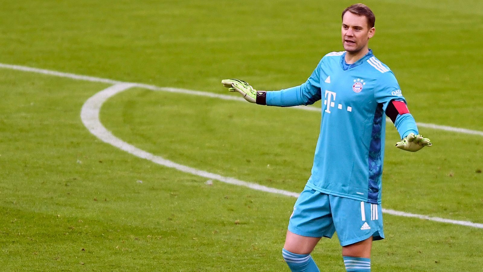 
                <strong>Manuel Neuer</strong><br>
                Bei Nkunkus Treffer mutig rausgerückt, kommt dann aber einen Schritt zu spät. Bei Kluiverts Tor ohne Chance, ansonsten aber wenig gefordert. Wirkt jedoch teilweise fahrig, nicht der gewohnte Souverän im Kasten. ran-Note: 
              
