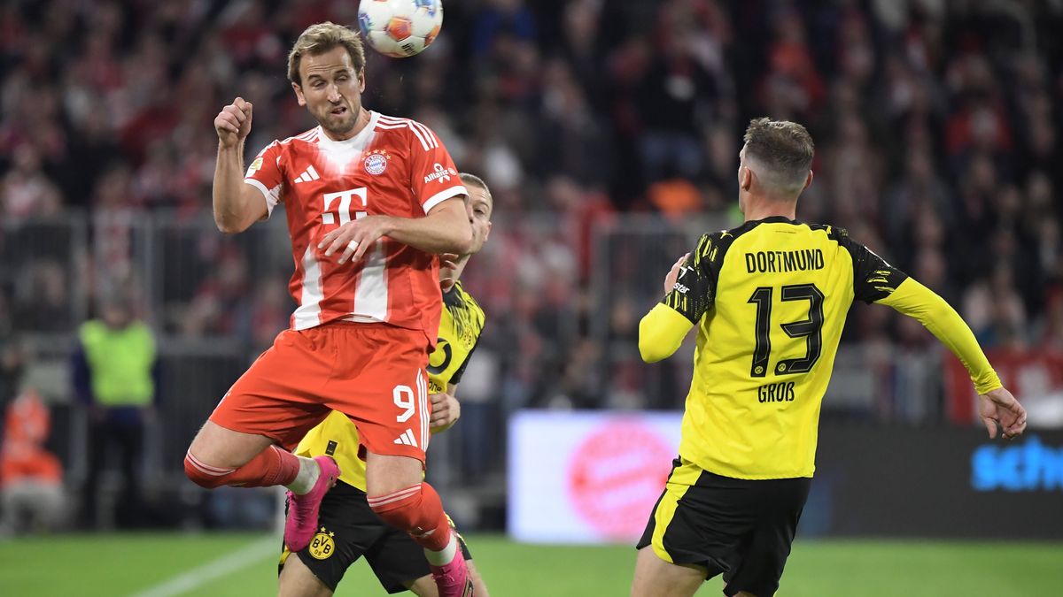 18.10.2025, xemx, Fussball 1.Bundesliga, FC Bayern Muenchen - Borussia Dortmund v.l. Harry Kane (FC Bayern Muenchen) Pascal Groß Gross (Borussia Dortmund) Zweikampf, Aktion, action, battle for the ...