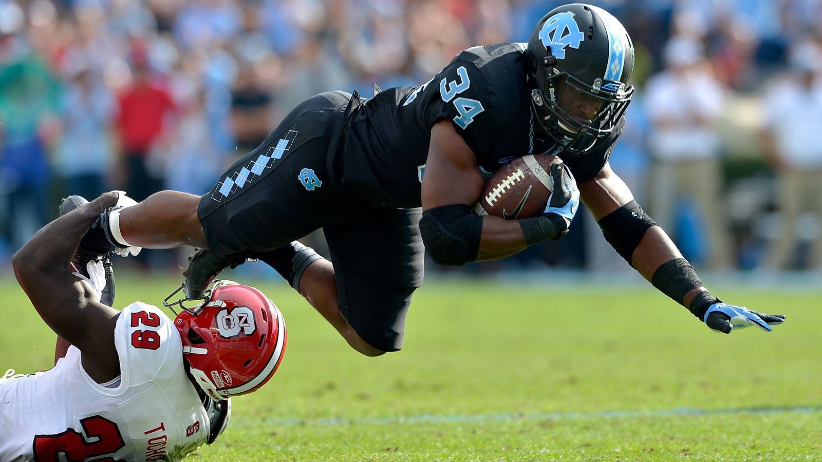 
                <strong>Pick 8: Elijah Hood (Los Angeles Wildcats)</strong><br>
                Position: Running BackCollege: North CarolinaSpielte in der NFL für: Oakland Raiders, Carolina Panthers, Jacksonville Jaguars
              