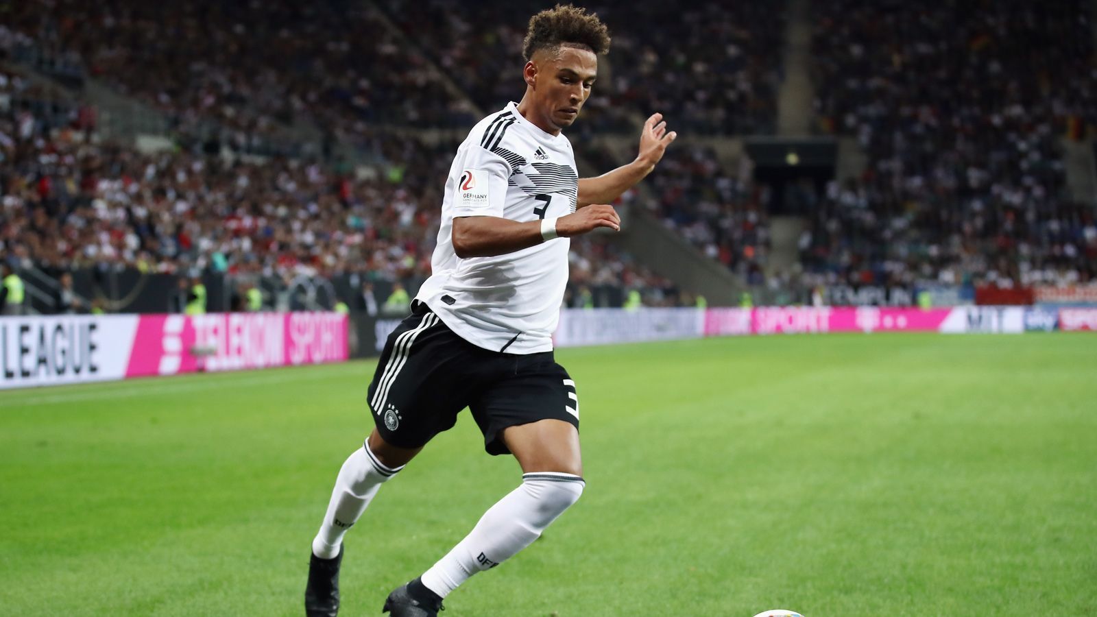 
                <strong>Thilo Kehrer (Paris St. Germain)</strong><br>
                 - Position: Rechtsverteidiger -  - A-Nationalmannschafts-Debüt: 9. September 2018 -  - U21: 2017
              