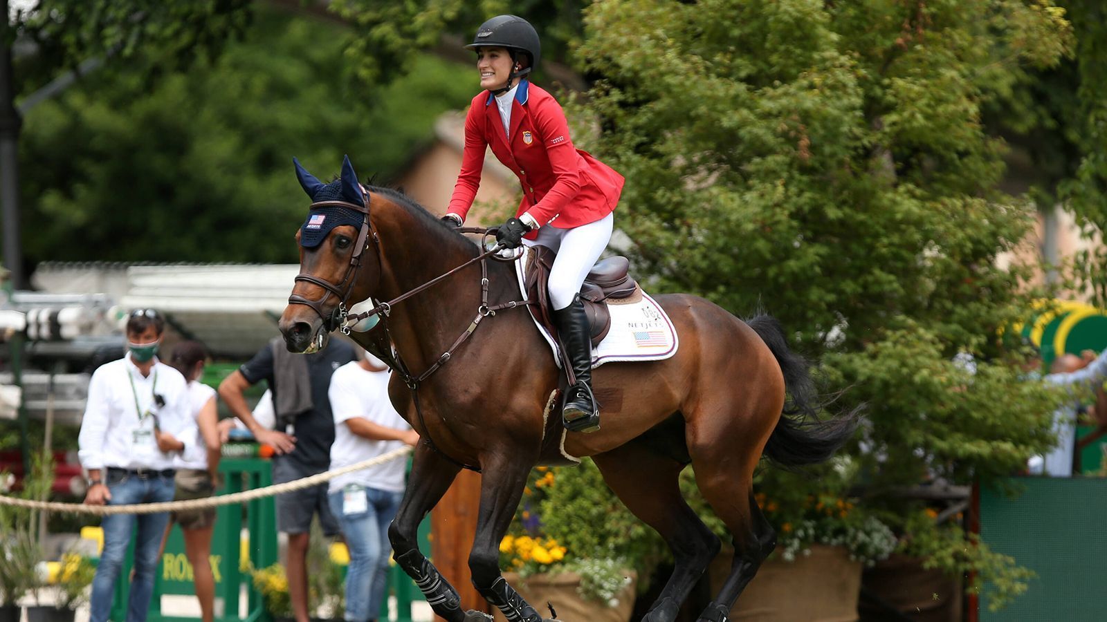 
                <strong>Jessica Springsteen (Reiten)</strong><br>
                Die Tochter von US-Rocker Bruce Springsteen ("Born in the USA") hat sich für die Olympischen Spiele in Tokio in diesem Jahr qualifiziert. Jessica Springsteen gehört dort zur Springreiter-Equipe der USA. Die 29-Jährige war bereits als Ersatzreiterin für die Olympischen Spielen 2012 in London berücksichtigt worden, für Rio 2016 hatte sie sich nicht qualifizieren können.
              